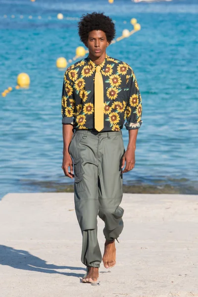 Look 9